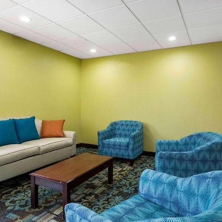 Quality Inn & Suites Arnold - St Louis ภายนอก รูปภาพ