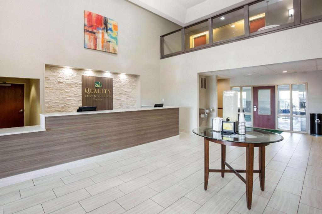 Quality Inn & Suites Arnold - St Louis ภายนอก รูปภาพ
