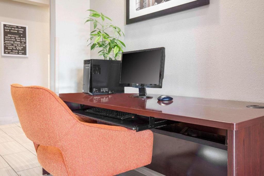 Quality Inn & Suites Arnold - St Louis ภายนอก รูปภาพ